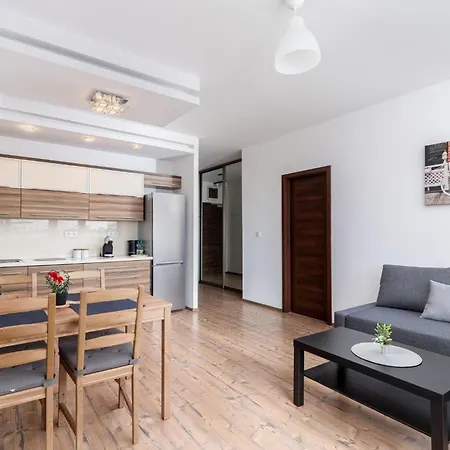 Lea Cosy By Bookinghost