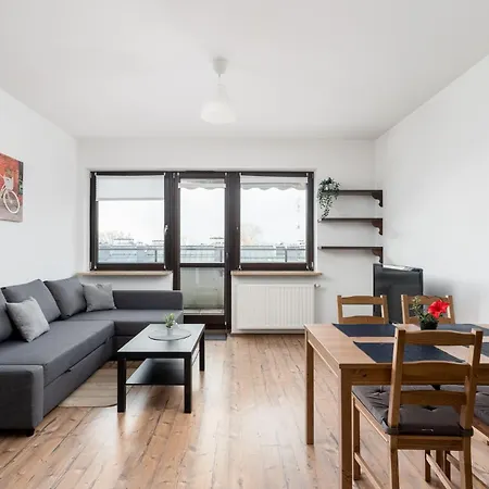 Апартаменты Lea Cosy By Bookinghost