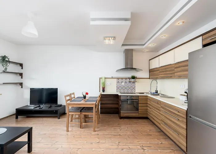 Lea Cosy By Bookinghost *